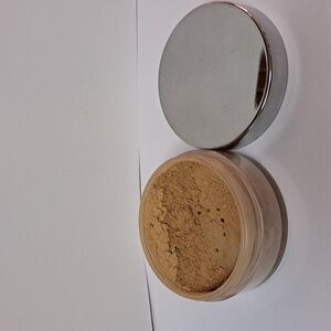 Mary Kay mineral foundation BEIGE 2 tester